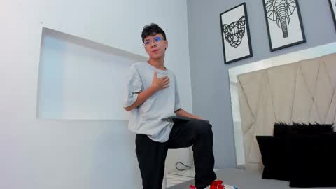 Adams Bobby online show from March 6, 11:18 am