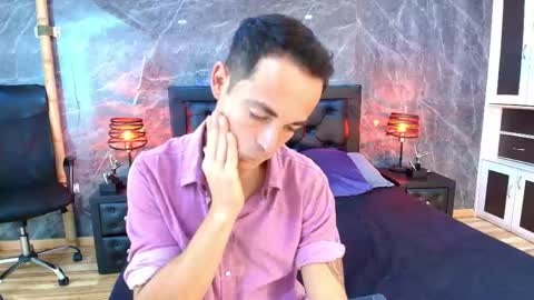 Im Adams Sanz online show from March 24, 7:18 pm