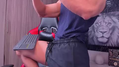 Adan Sin online show from November 25, 4:42 pm