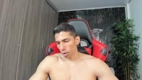 Adan Sin online show from April 18, 4:19 pm