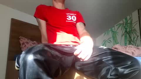 adilad760000 online show from October 25, 11:01 am