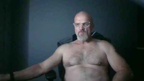 afr10221966 online show from October 1, 1:42 am