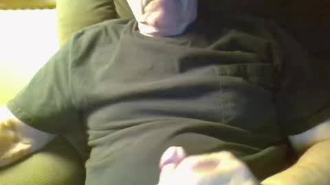 aguynrkfrd online show from December 6, 10:27 am