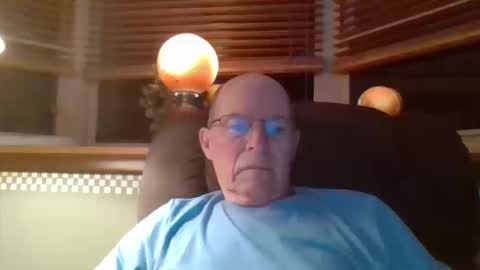 aguynrkfrd online show from October 10, 9:47 am