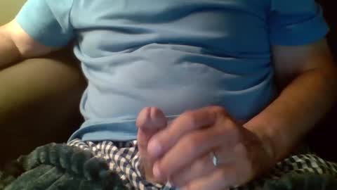 aguynrkfrd online show from October 7, 10:08 am