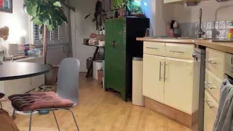 Spicyla online show from February 5, 6:59 pm