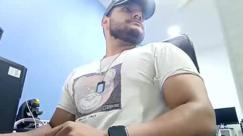 Esteban online show from January 8, 4:44 am