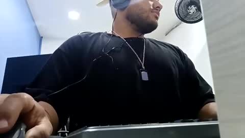 Esteban online show from February 5, 4:48 am