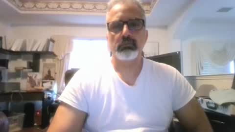 aladdin31673 online show from April 12, 11:27 pm