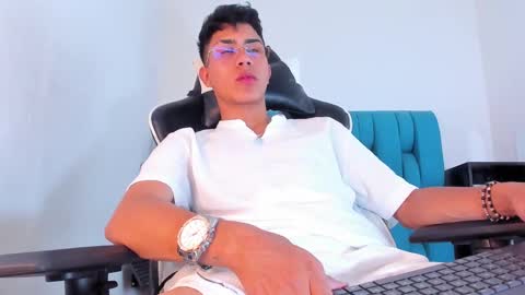 alannaughty_ online show from February 10, 9:58 pm