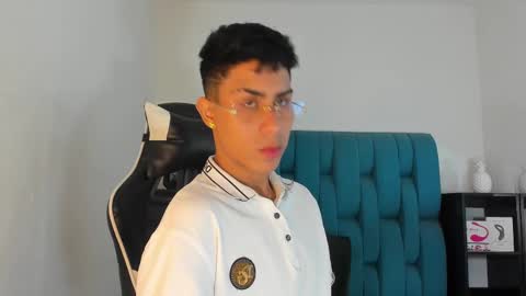 alannaughty_ online show from March 2, 3:02 am