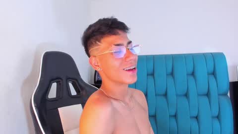 alannaughty_ online show from January 26, 9:40 am