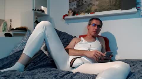 Alec Dubolsz online show from September 21, 6:30 pm