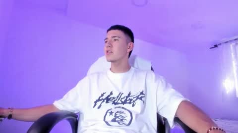 Aleck Boy online show from January 6, 7:07 pm