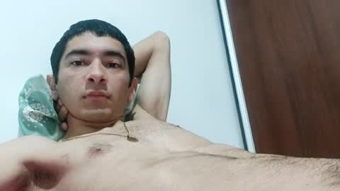 alejandro394314 online show from June 22, 9:19 pm