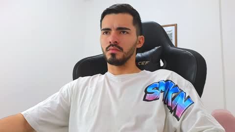 alejandroo_7 online show from January 13, 7:10 pm