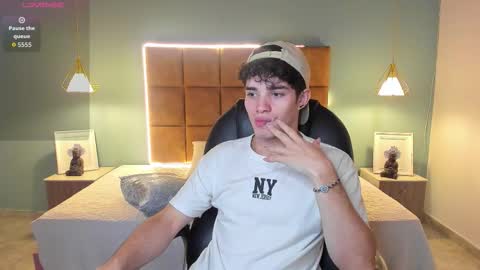 ALejoo Saenz online show from November 13, 3:55 am