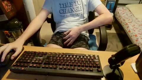 Alex online show from November 18, 7:39 pm