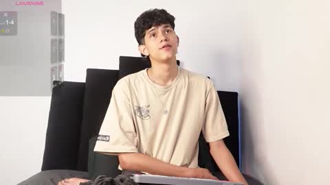 alex_mark_ online show from December 2, 2:31 pm