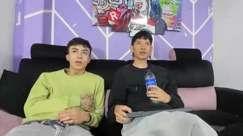 chicos hot online show from April 10, 1:40 pm