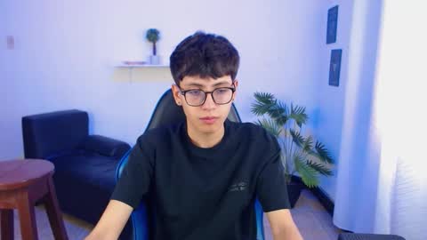 alex online show from March 21, 8:46 pm