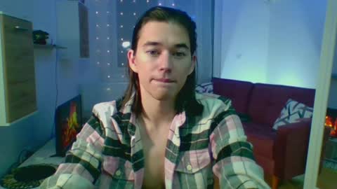           online show from December 18, 5:42 pm