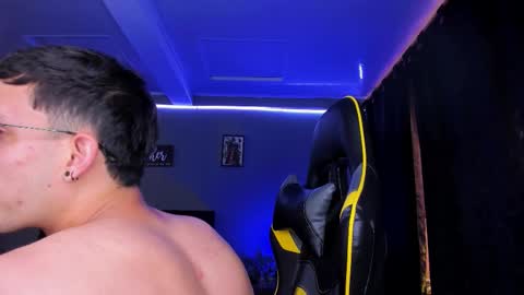 alexgiraldo__ online show from October 17, 6:34 pm