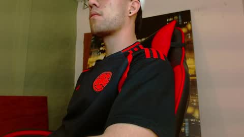 alexgiraldo__ online show from June 2, 2:01 am