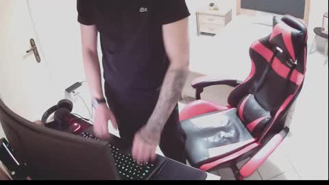 alexthepro00 online show from October 2, 4:33 pm