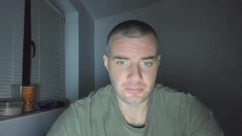 alfiesolomons87 online show from December 2, 8:31 pm