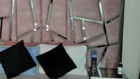 alix online show from October 31, 2:24 am