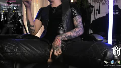   online show from December 22, 4:27 pm