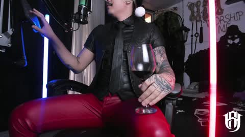   online show from December 24, 3:37 pm