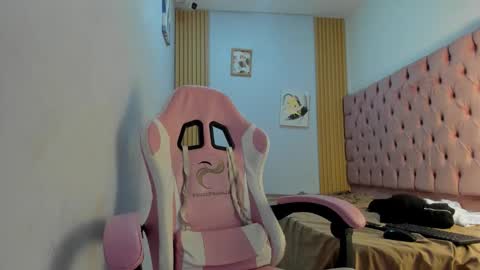 alluringangel01 online show from November 5, 4:14 am