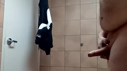 almosteightinches online show from November 17, 8:45 pm