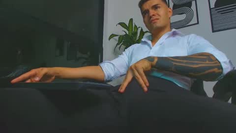 alpha_dominus_ online show from May 29, 4:33 am