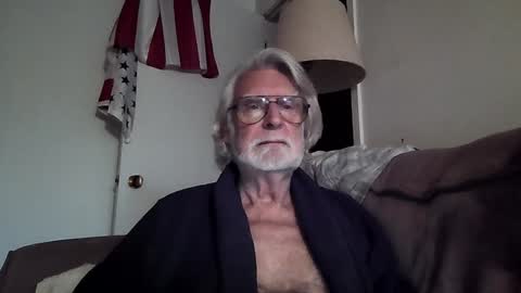 AlphaUniform online show from December 18, 4:06 pm