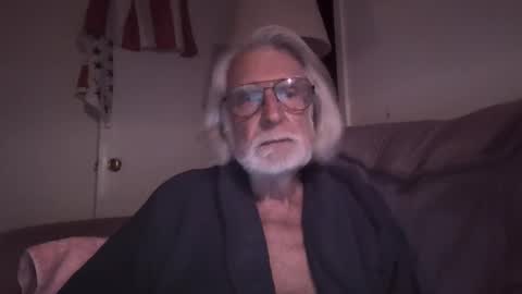 AlphaUniform online show from November 22, 4:56 am