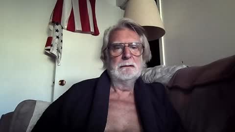 AlphaUniform online show from December 6, 1:33 pm