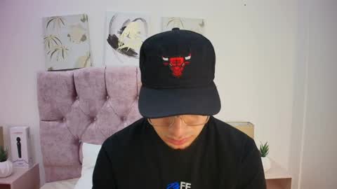 Amadeo Wild online show from February 6, 12:16 pm