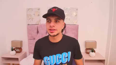 Amadeo Wild online show from February 1, 6:51 pm