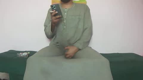 Amir online show from November 6, 1:36 pm