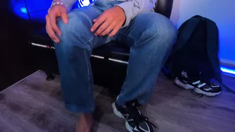 Amir online show from February 27, 7:26 pm