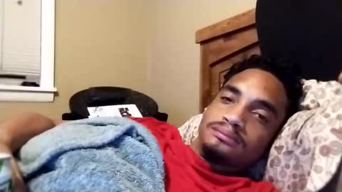 Snapshot of an377432 chatting on September 22, 2:22 am an377432 online show from September 22, 2:22 am