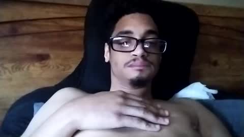 Snapshot of an377432 chatting on February 22, 3:10 pm an377432 online show from February 22, 3:10 pm