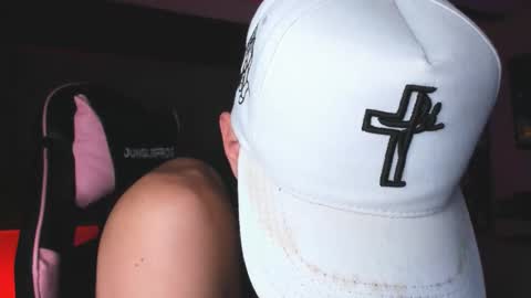 andrees_s online show from March 4, 12:45 pm