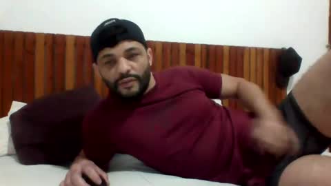 Snapshot of andreloko123 chatting on December 10, 7:22 pm andreloko123 online show from December 10, 7:22 pm