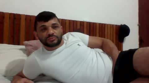 Snapshot of andreloko123 chatting on January 3, 12:54 am andreloko123 online show from January 3, 12:54 am