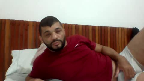 Snapshot of andreloko123 chatting on February 2, 10:39 pm andreloko123 online show from February 2, 10:39 pm