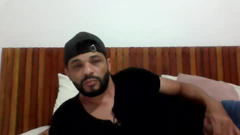 Snapshot of andreloko123 chatting on January 21, 2:22 am andreloko123 online show from January 21, 2:22 am